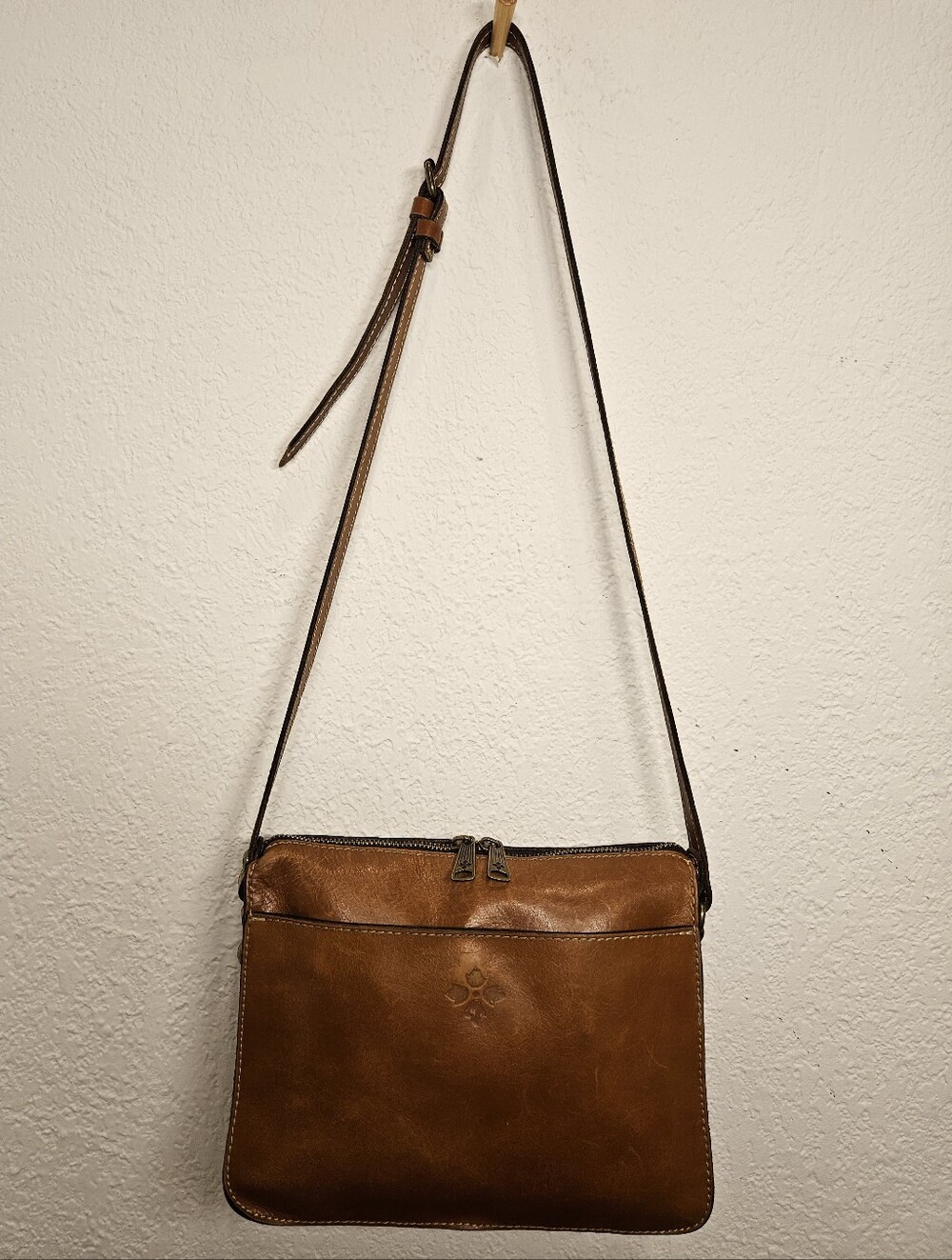 Patricia Nash Nazaire Vintage Veg-Tanned Leather Crossbody Bag – Warm Ta